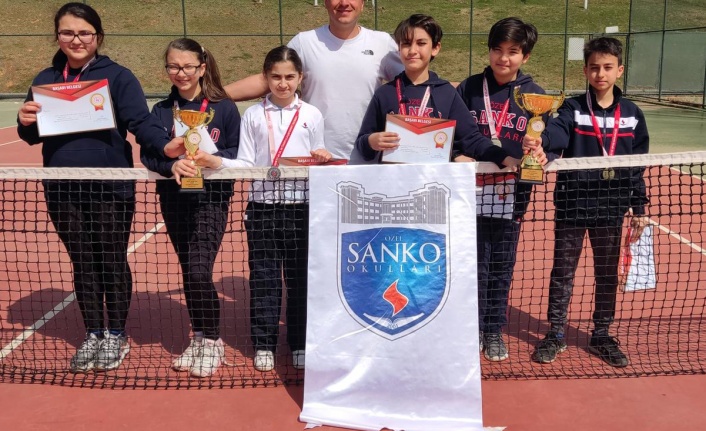 SANKO Okulları Öğrencilerinin Tenis Başarısı