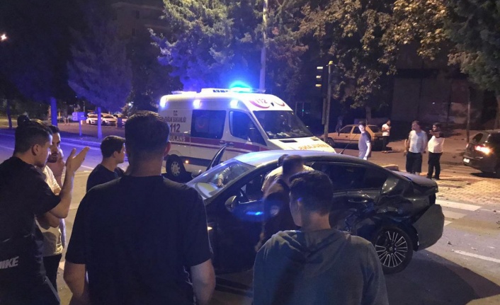 Kahramanmaraş’ta iki otomobil çarpıştı: 2 yaralı 