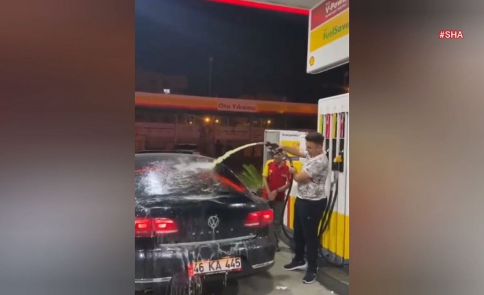 Kahramanmaraş’ta otomobilini benzinle yıkadı 